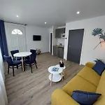 Logis Loire - Les Cocottes Restaurant فندق 2*