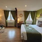 Logis Loire - Les Cocottes Restaurant فندق Les Rosiers