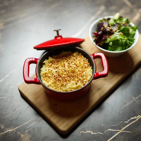 فندق Logis Loire - Les Cocottes Restaurant 2*