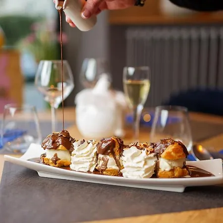 Logis Loire - Les Cocottes Restaurant فندق