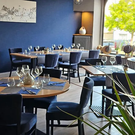 Logis Loire - Les Cocottes Restaurant فندق Les Rosiers