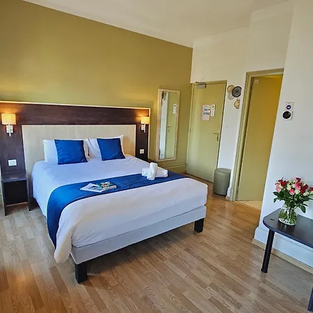 Logis Hotel Loire Hotel - Les Cocottes Restaurant