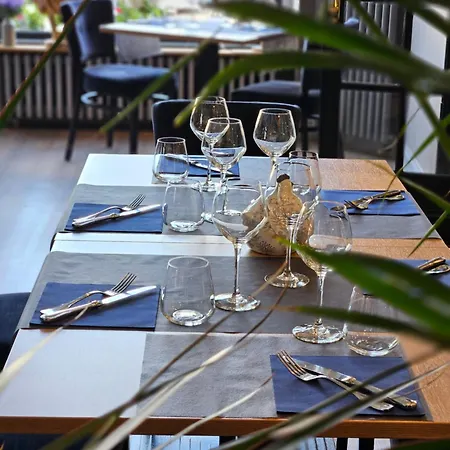 Logis Loire - Les Cocottes Restaurant Hotel 2*
