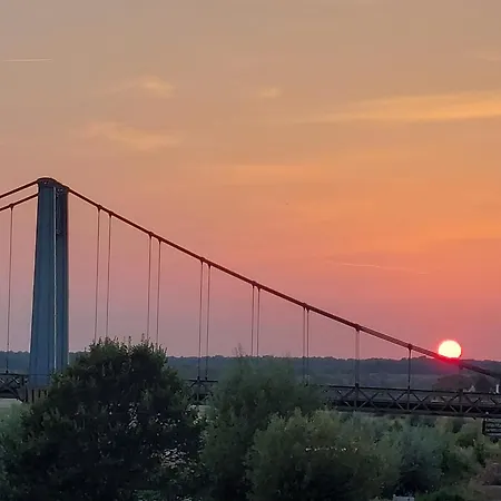 فندق Logis Loire - Les Cocottes Restaurant Les Rosiers