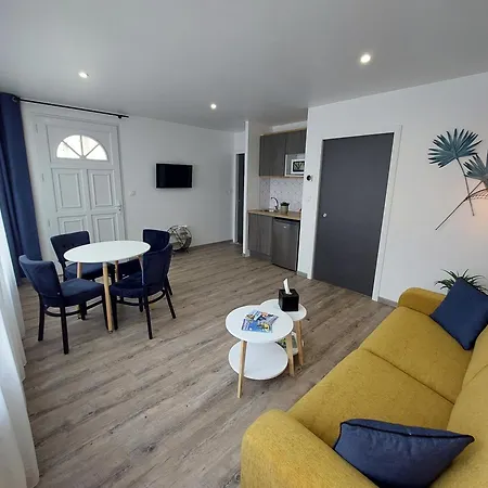 Logis Loire - Les Cocottes Restaurant Hotel 2*