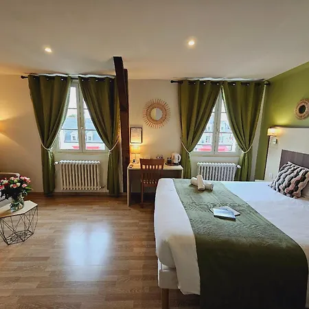 Logis Loire - Les Cocottes Restaurant Otel Les Rosiers