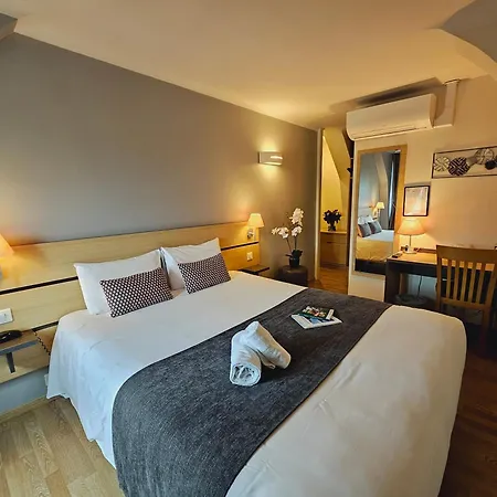 Hotel Logis Loire - Les Cocottes Restaurant Les Rosiers-sur-Loire