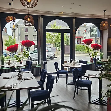 Szálloda Logis Loire - Les Cocottes Restaurant Les Rosiers
