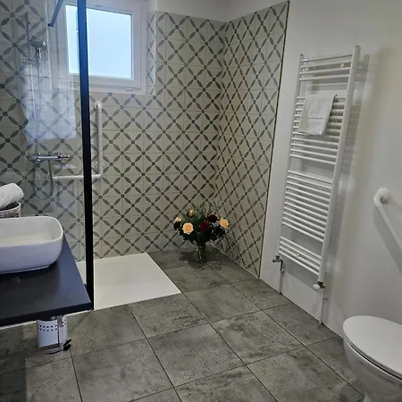 Logis Loire - Les Cocottes Restaurant Hotel 3*
