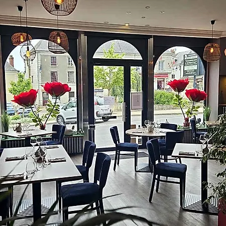 Logis Loire - Les Cocottes Restaurant Hotel 3*