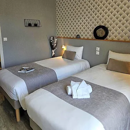 Logis Loire - Les Cocottes Restaurant Hotel Les Rosiers